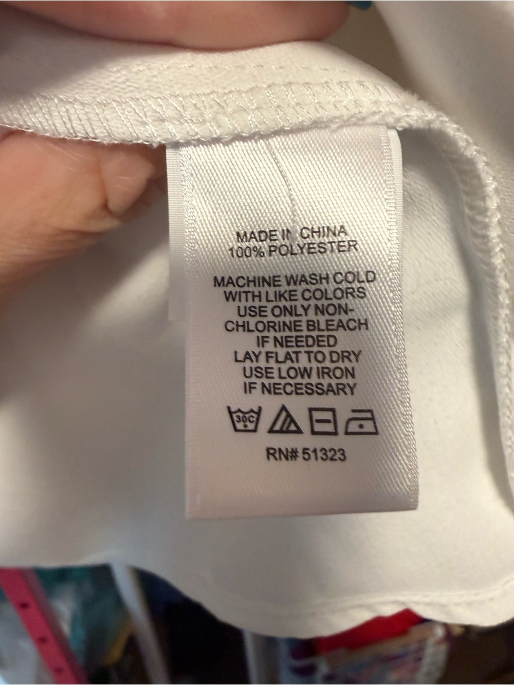 CeCe White Scalloped Blouse – Size Medium – NWOT - Picture 5 of 7